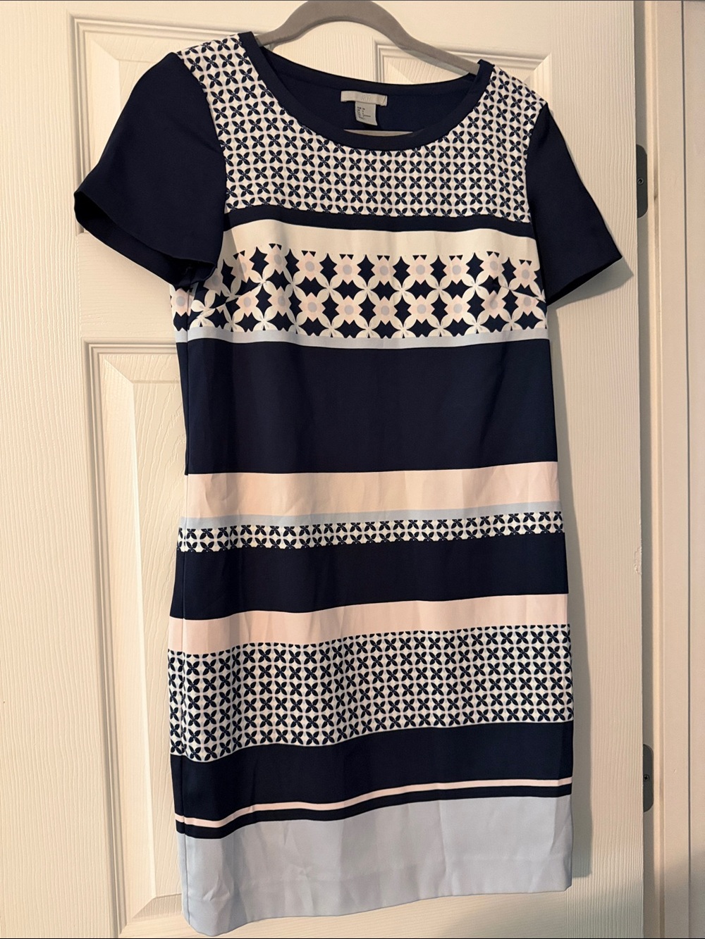 H&M Navy and White Patterned Short-Sleeve Shift Dress